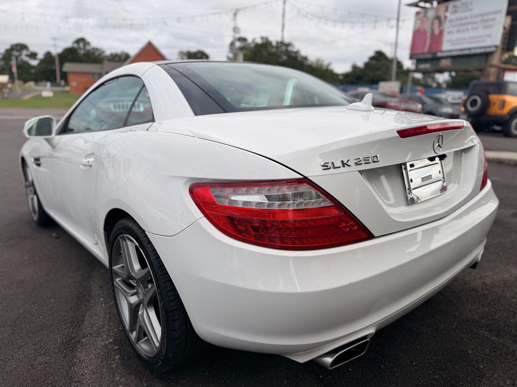 2015 Mercedes-Benz SLK-Class Image 7