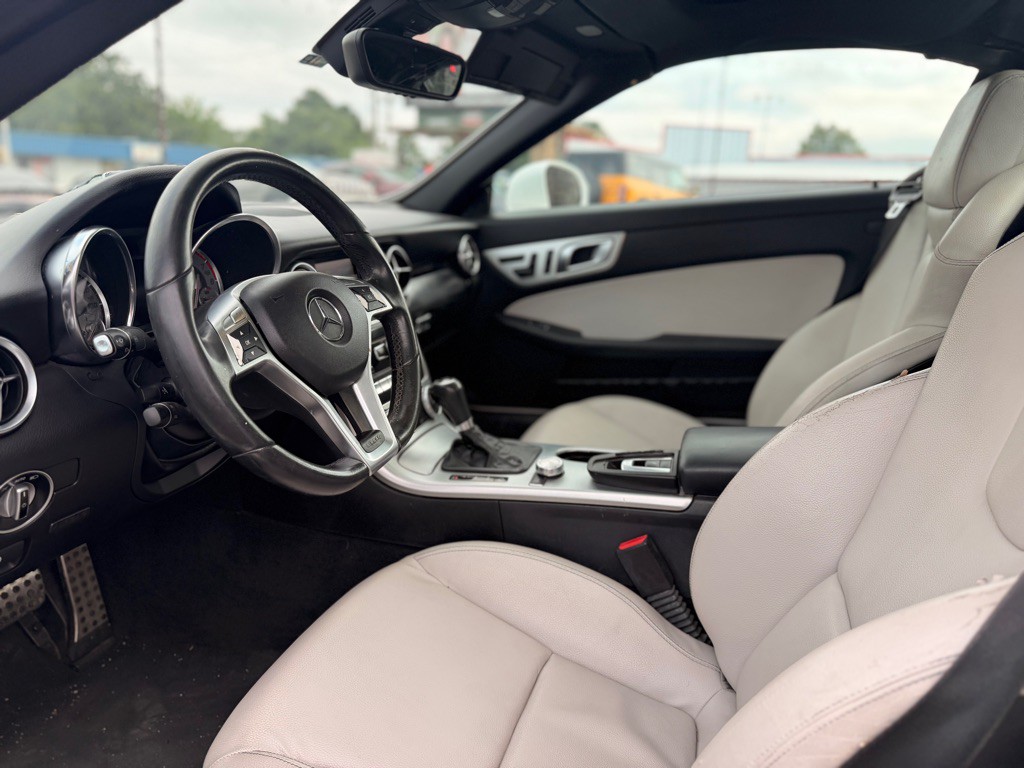 2015 Mercedes-Benz SLK-Class Image 11