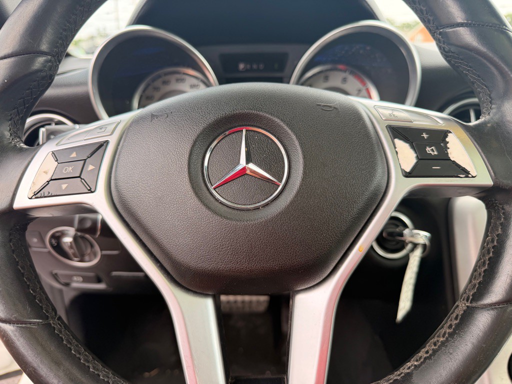 2015 Mercedes-Benz SLK-Class Image 20