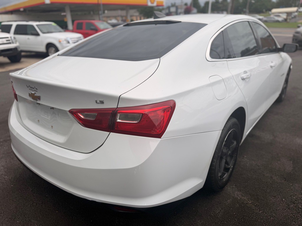 2016 Chevrolet Malibu Image 5