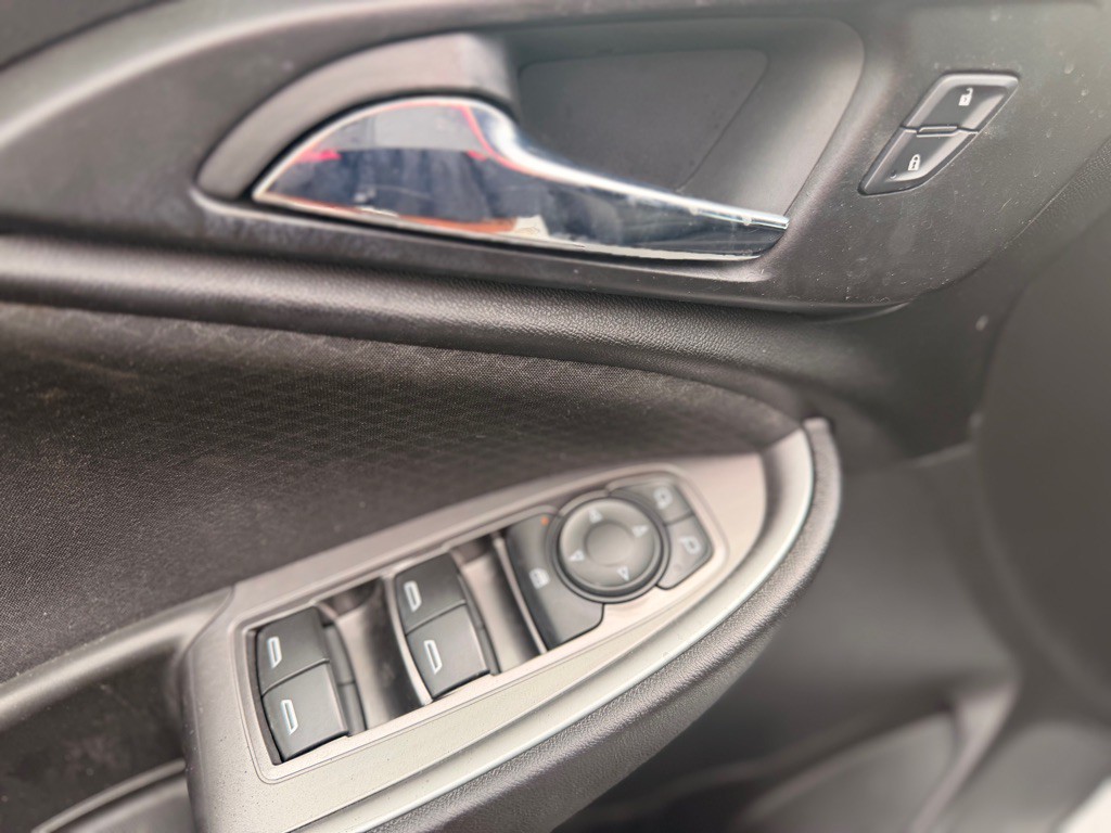 2016 Chevrolet Malibu Image 10