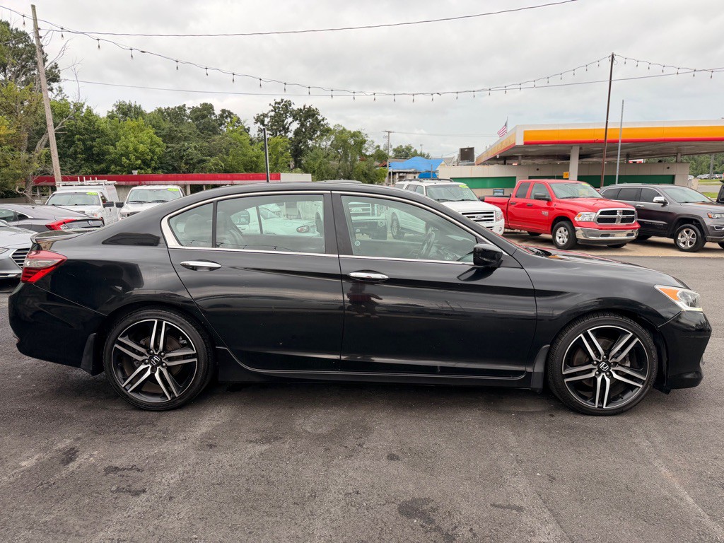 2017 Honda Accord Image 4