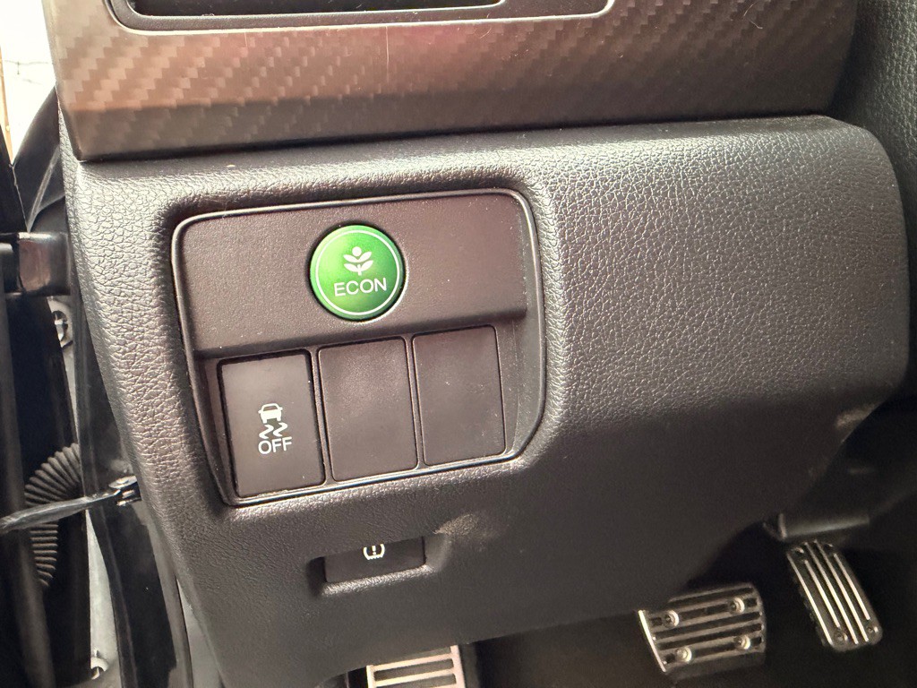 2017 Honda Accord Image 12