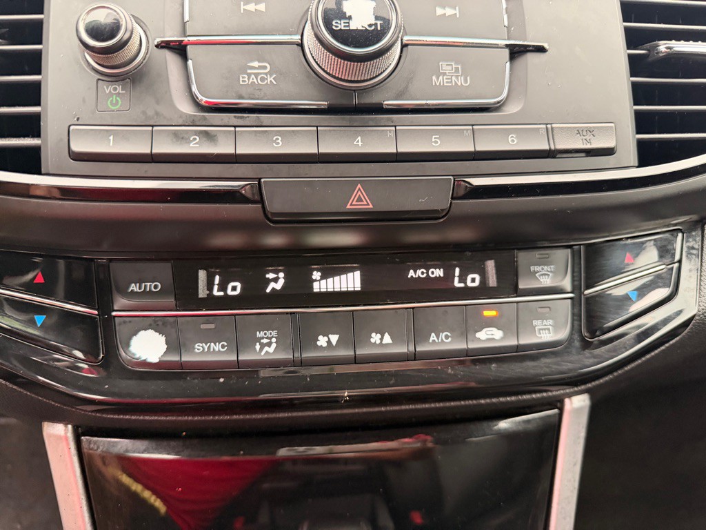 2017 Honda Accord Image 16