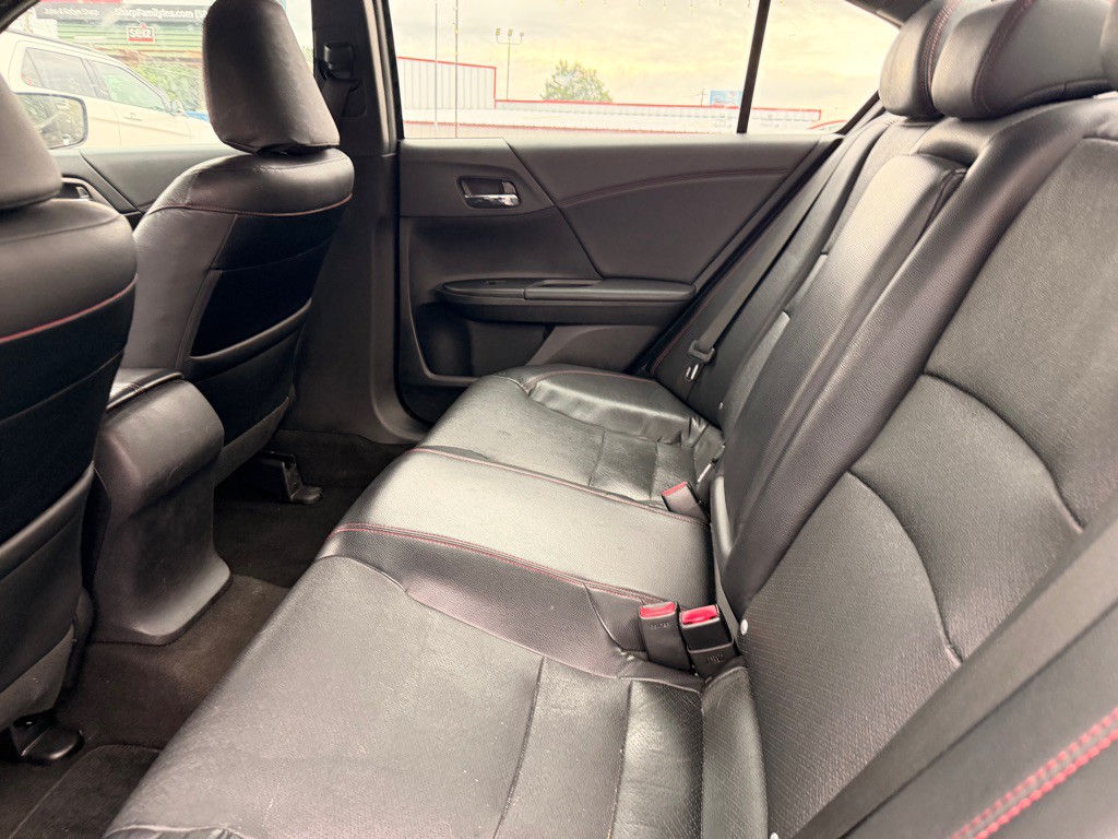 2017 Honda Accord Image 23
