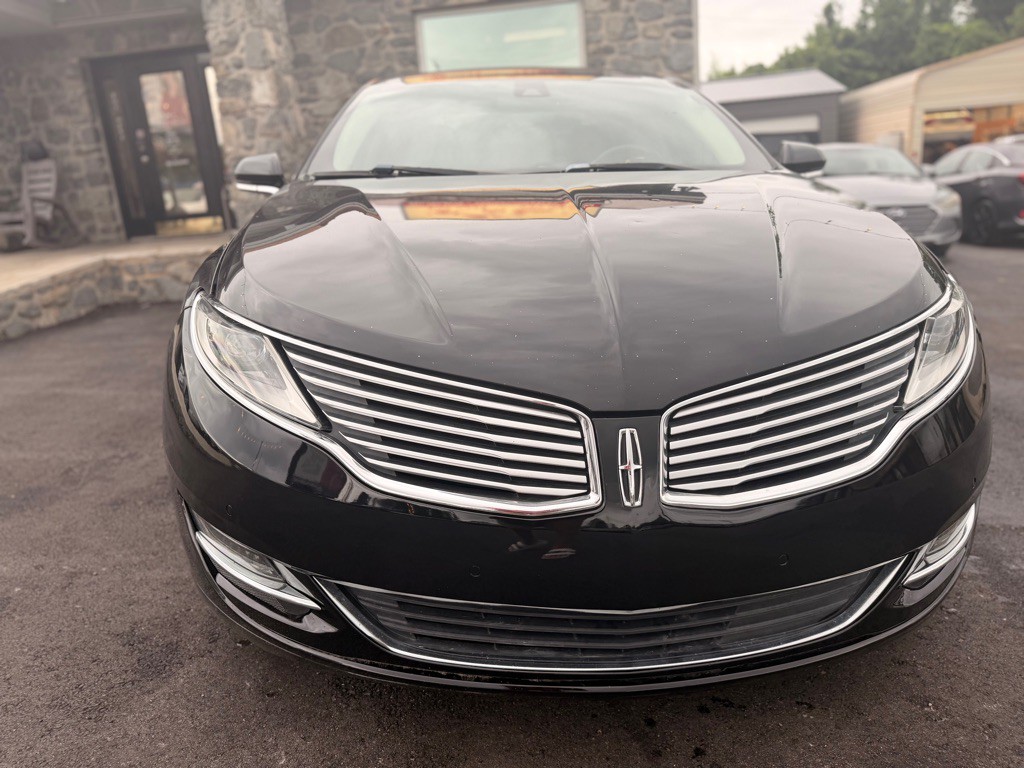 2016 Lincoln MKZ Image 2