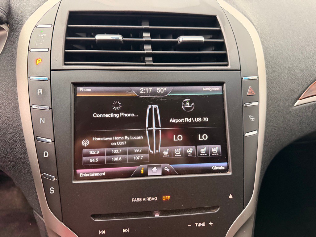2016 Lincoln MKZ Image 14