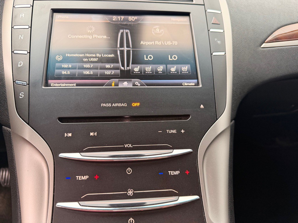 2016 Lincoln MKZ Image 15