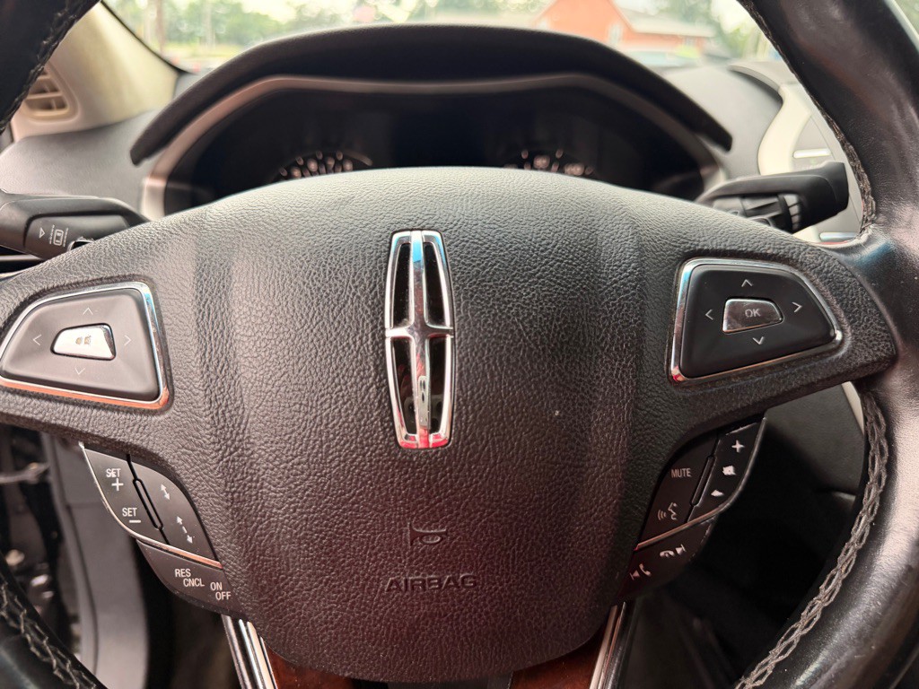 2016 Lincoln MKZ Image 20