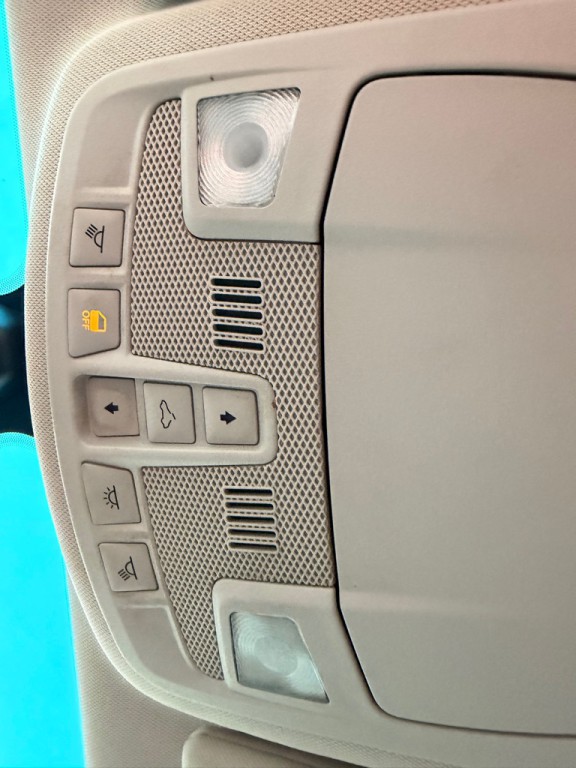 2016 Lincoln MKZ Image 22