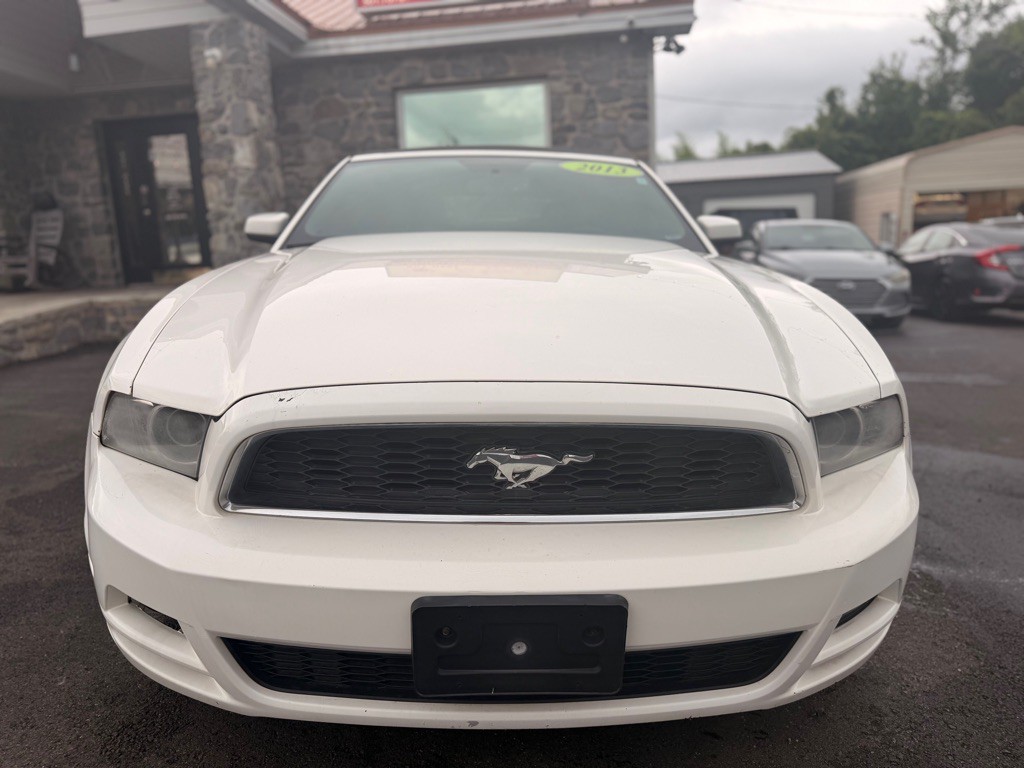 2013 Ford Mustang Image 2