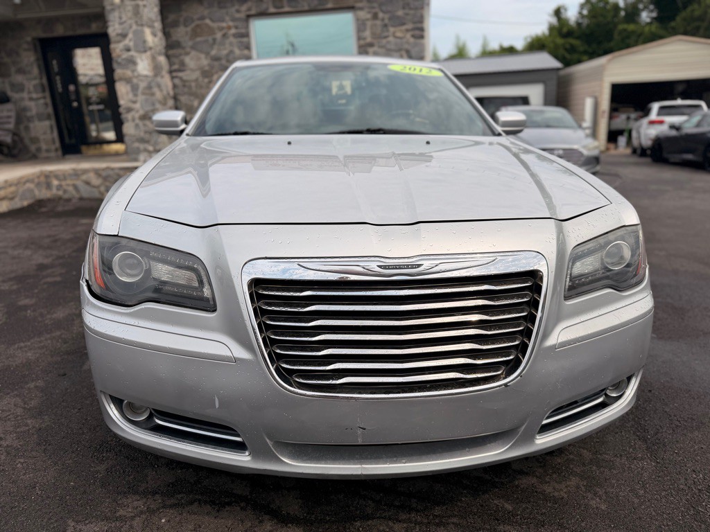 2012 Chrysler 300 Image 2