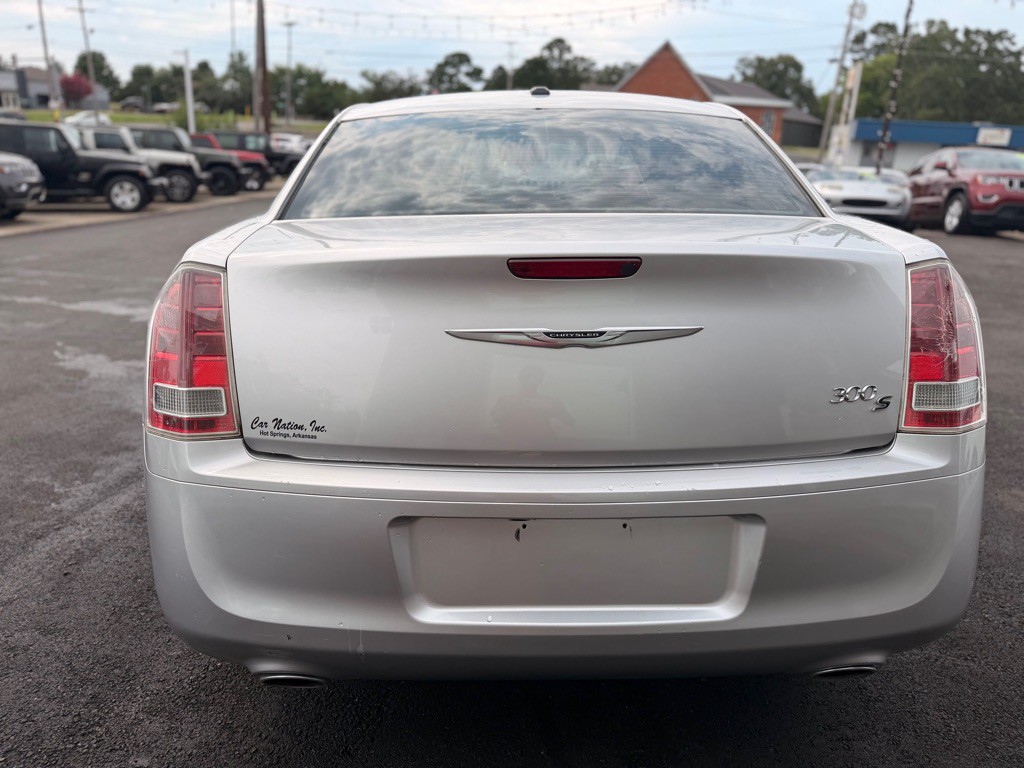 2012 Chrysler 300 Image 6