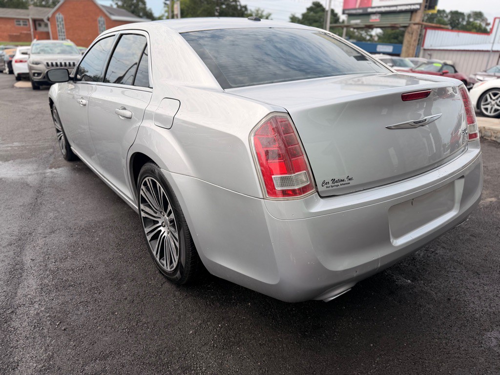 2012 Chrysler 300 Image 7