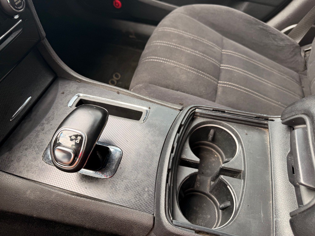 2012 Chrysler 300 Image 19