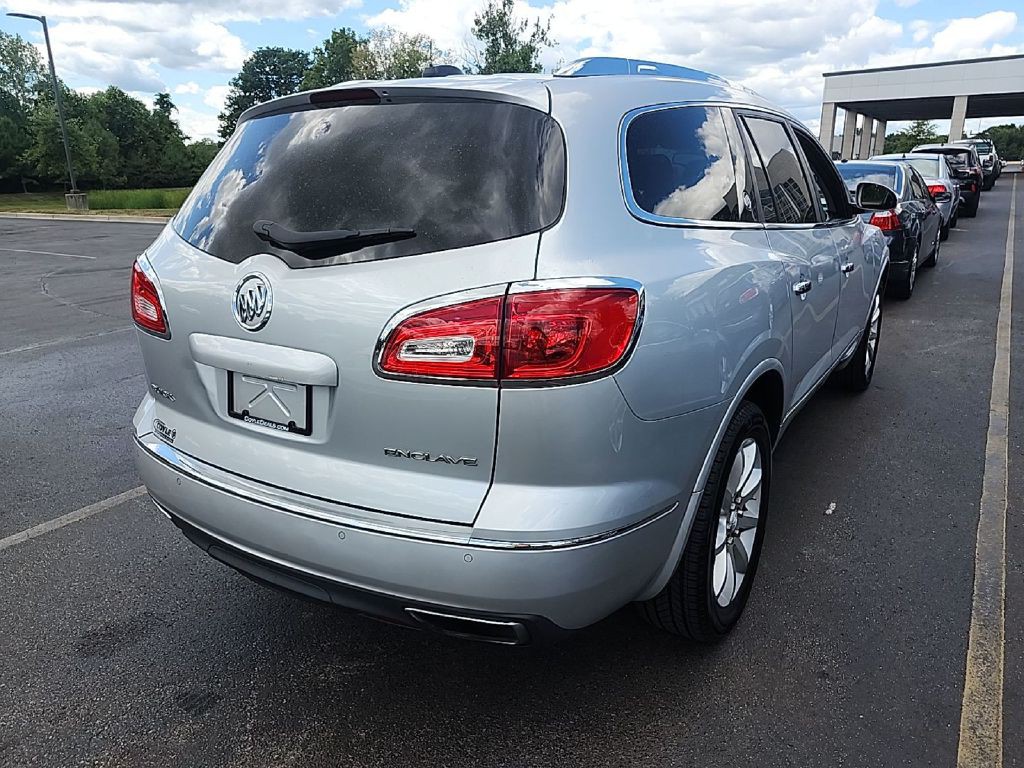 2017 Buick Enclave Image 3