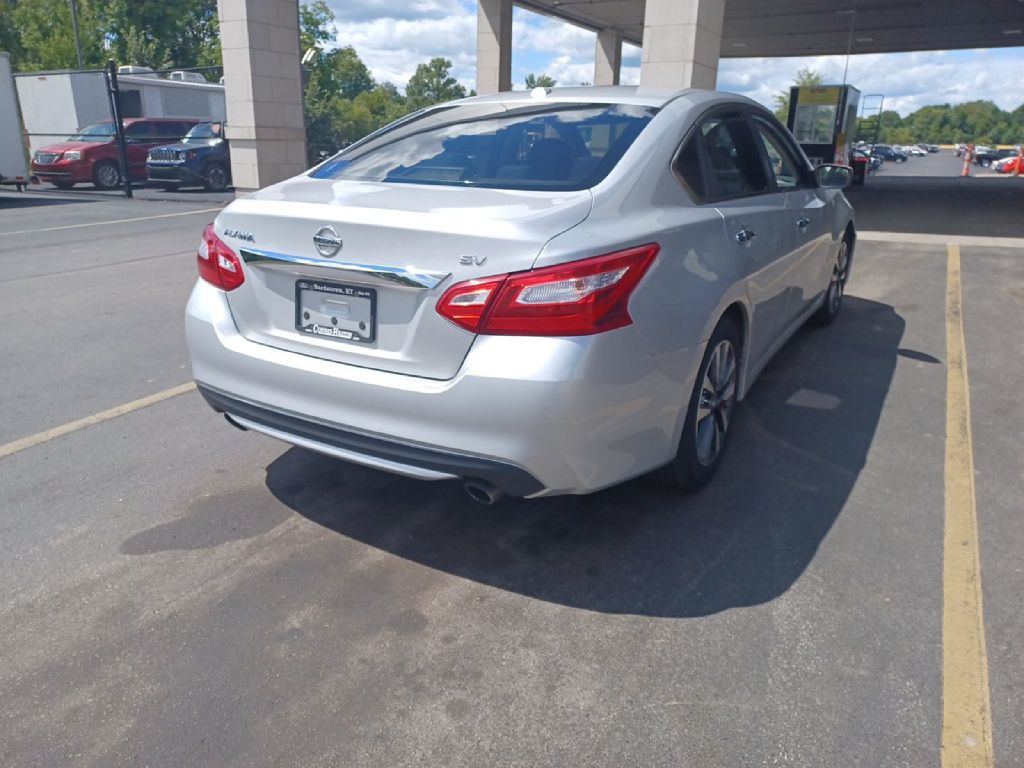 2017 Nissan Altima Image 3