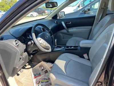 2011 Nissan Rogue Image 2