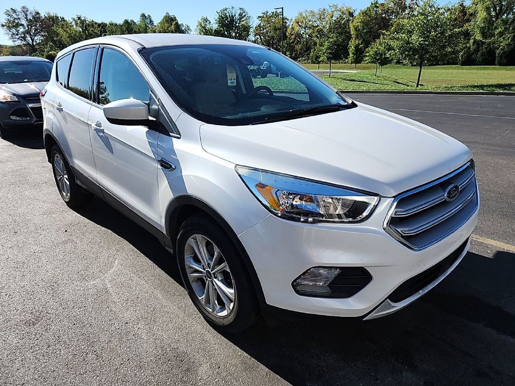 2019 Ford Escape Image 2