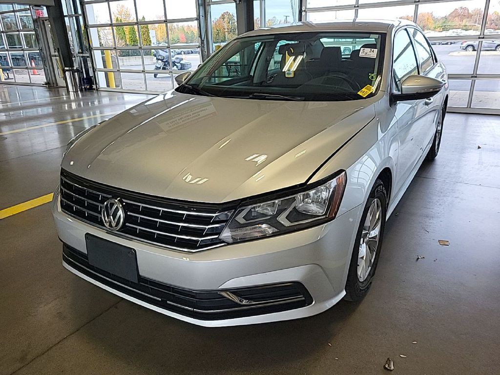 2018 Volkswagen Passat Image 1