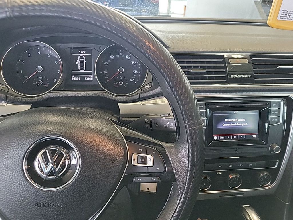 2018 Volkswagen Passat Image 10