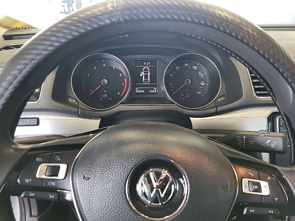 2018 Volkswagen Passat Image 14