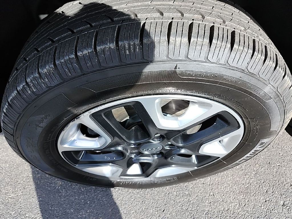 2017 Jeep Compass Image 7