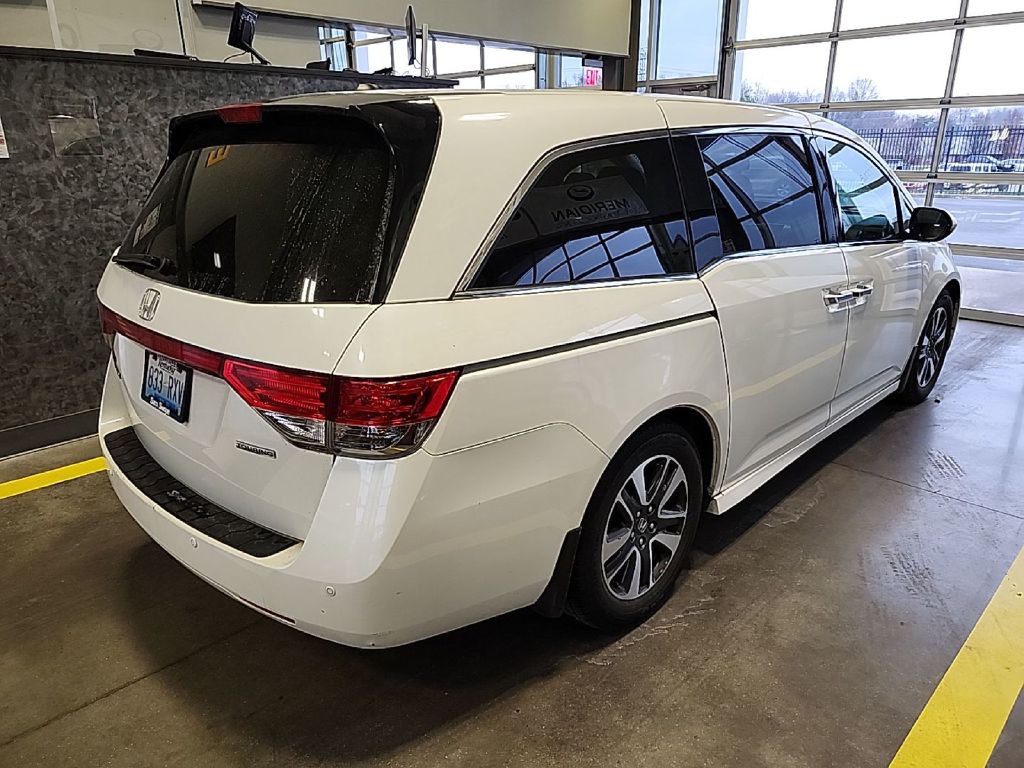 2015 Honda Odyssey Image 3