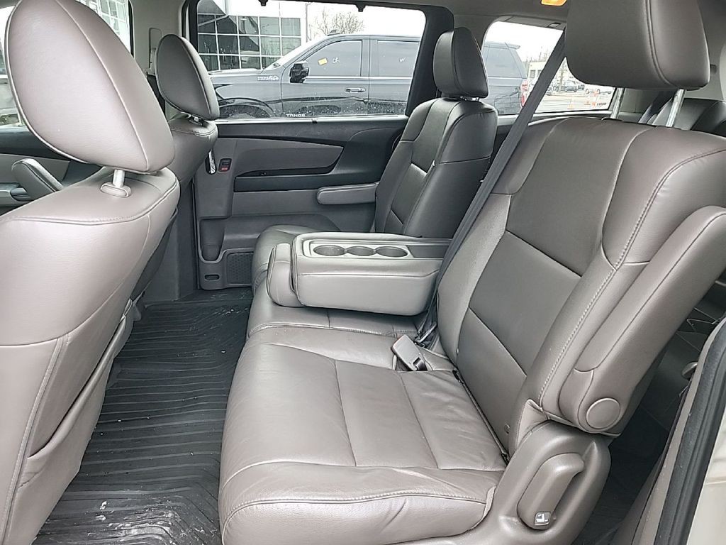 2015 Honda Odyssey Image 8