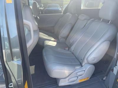 2013 Toyota Sienna Image 18