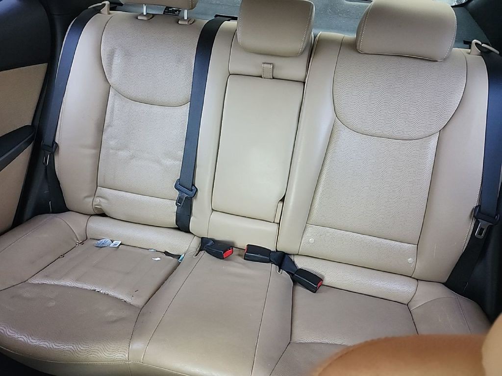 2012 Hyundai Elantra Image 8