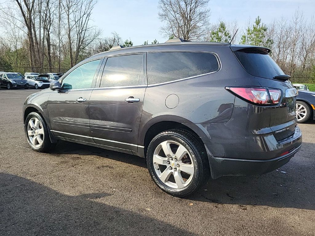 2017 Chevrolet Traverse Image 2