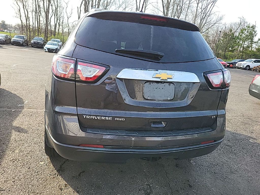 2017 Chevrolet Traverse Image 3