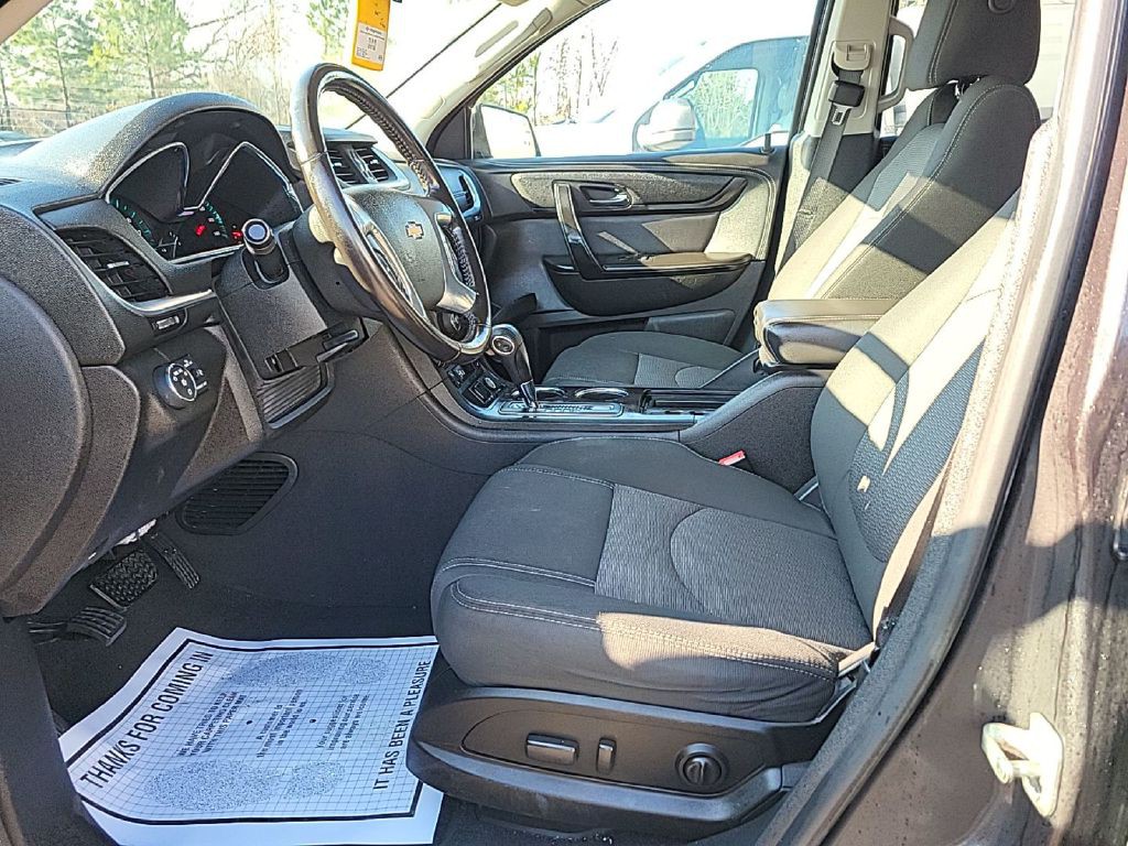 2017 Chevrolet Traverse Image 12