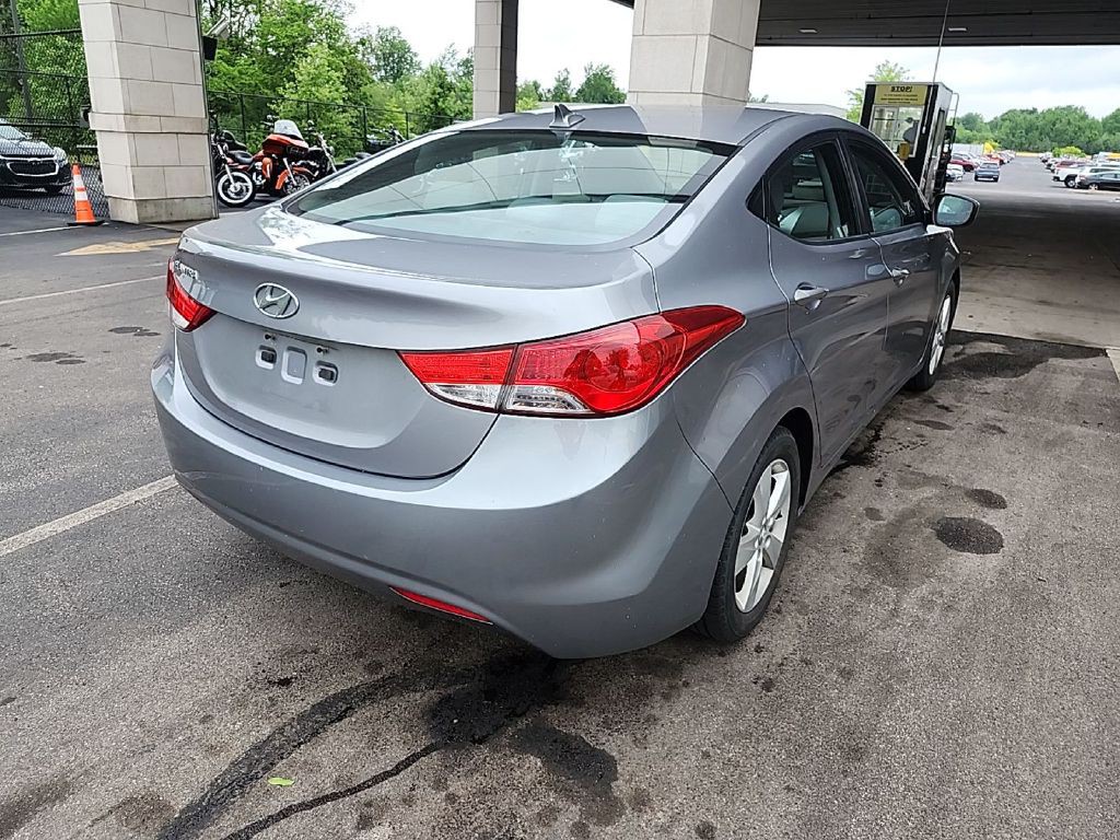 2012 Hyundai Elantra Image 3