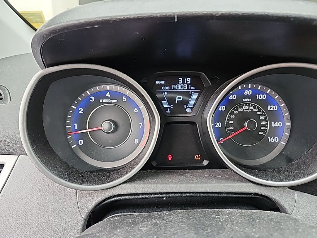 2012 Hyundai Elantra Image 6