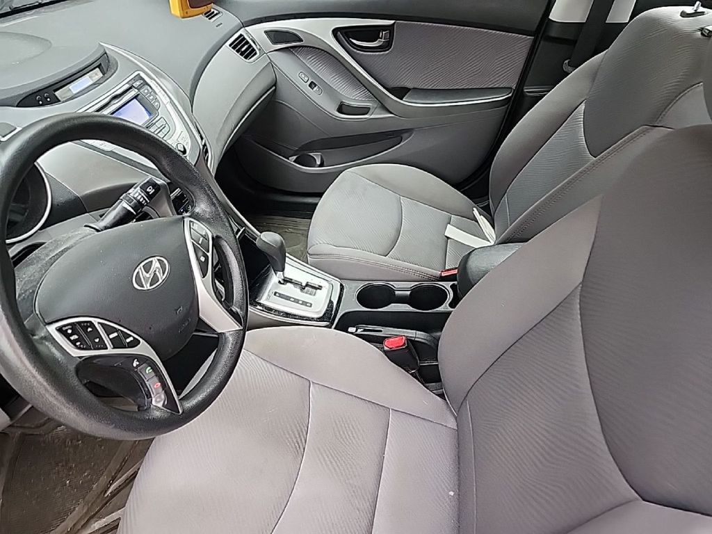 2012 Hyundai Elantra Image 7