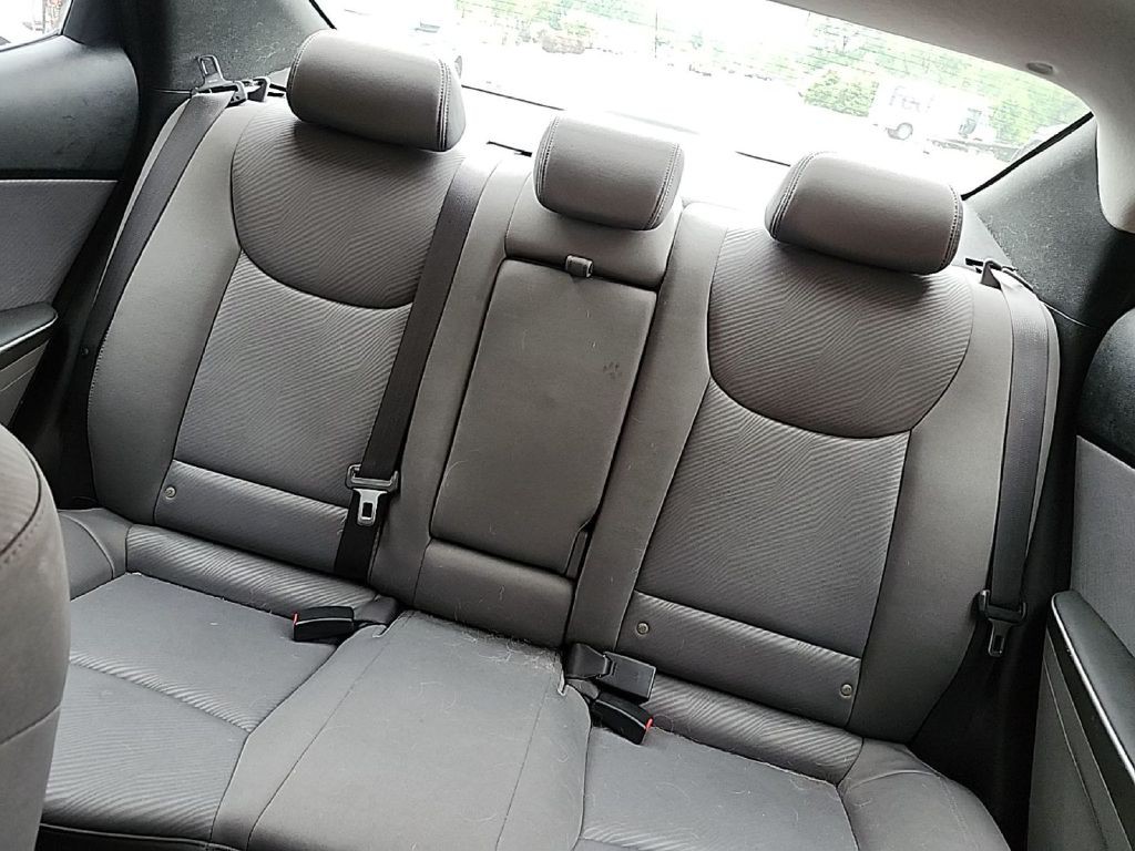 2012 Hyundai Elantra Image 8