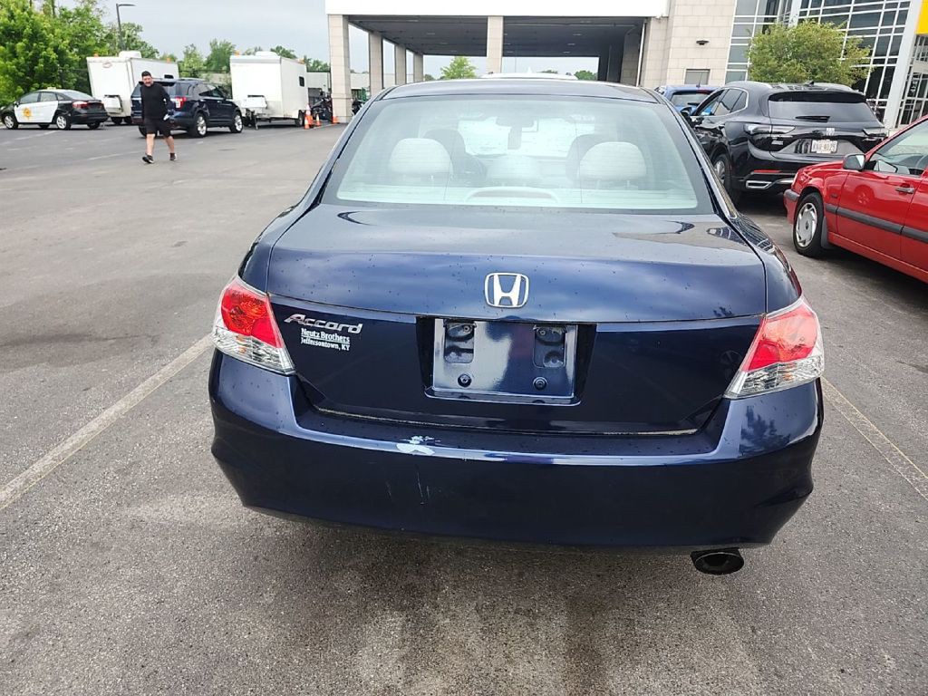 2010 Honda Accord Image 4