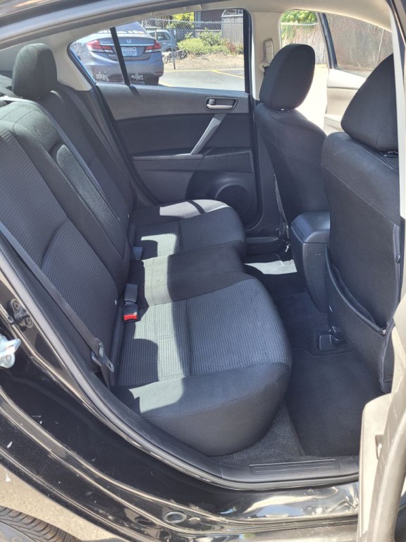 2013 Mazda Mazda3 Image 11