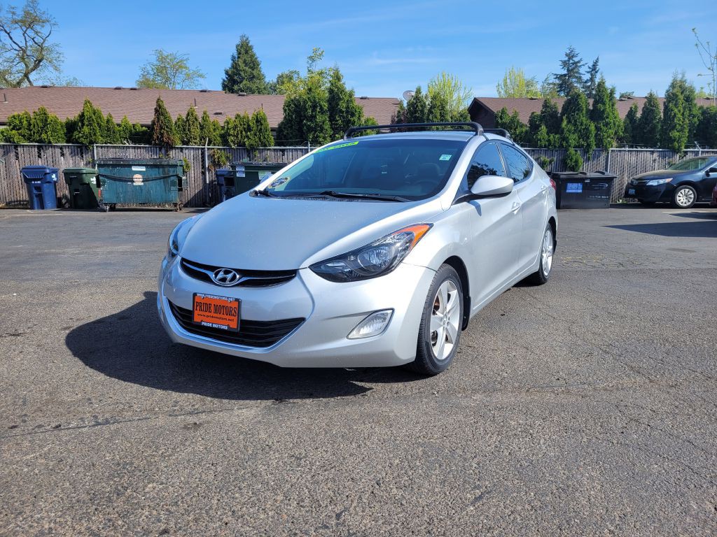 2013 Hyundai Elantra Image 1