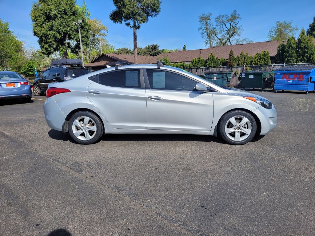 2013 Hyundai Elantra Image 5