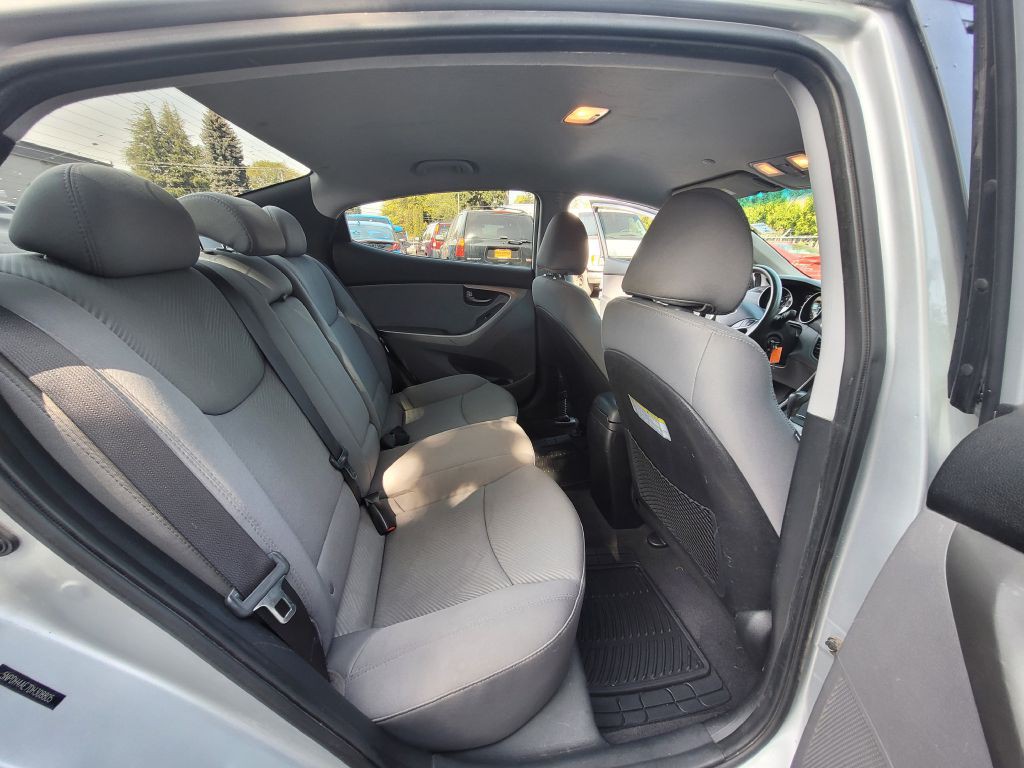 2013 Hyundai Elantra Image 11