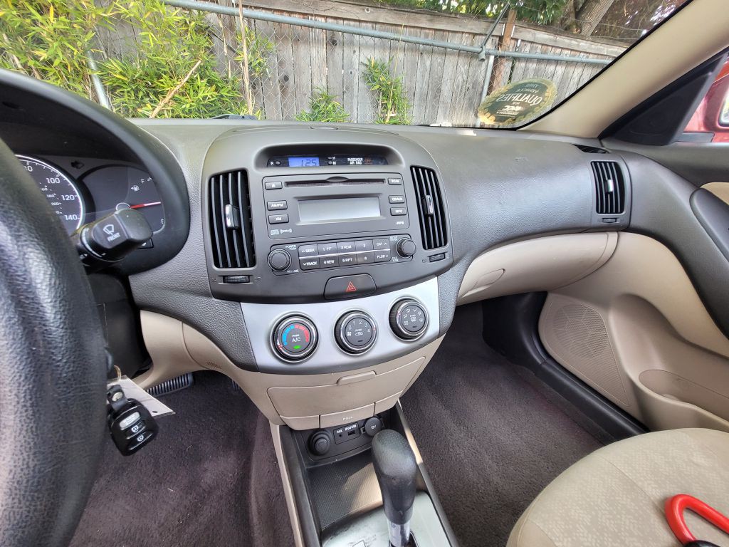 2010 Hyundai Elantra Image 12