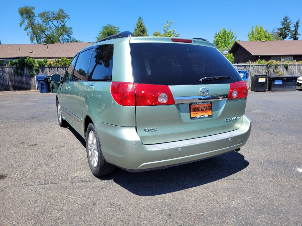 2008 Toyota Sienna Image 3