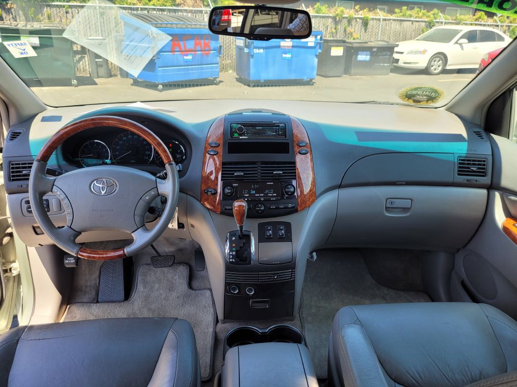 2008 Toyota Sienna Image 7