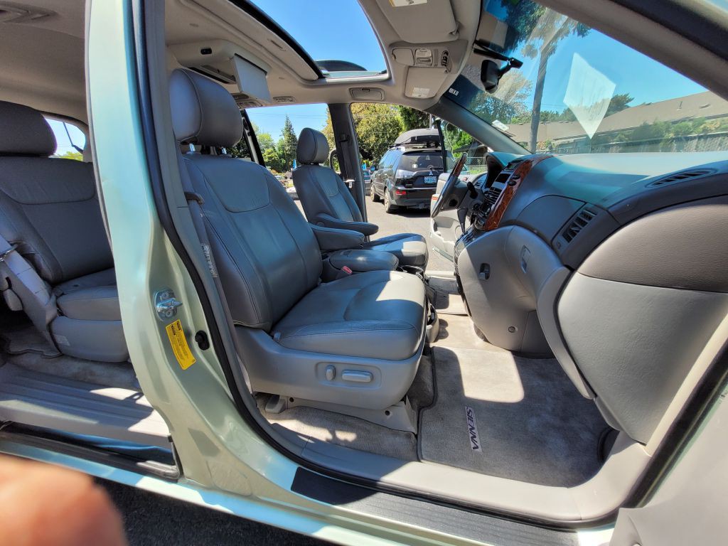 2008 Toyota Sienna Image 11