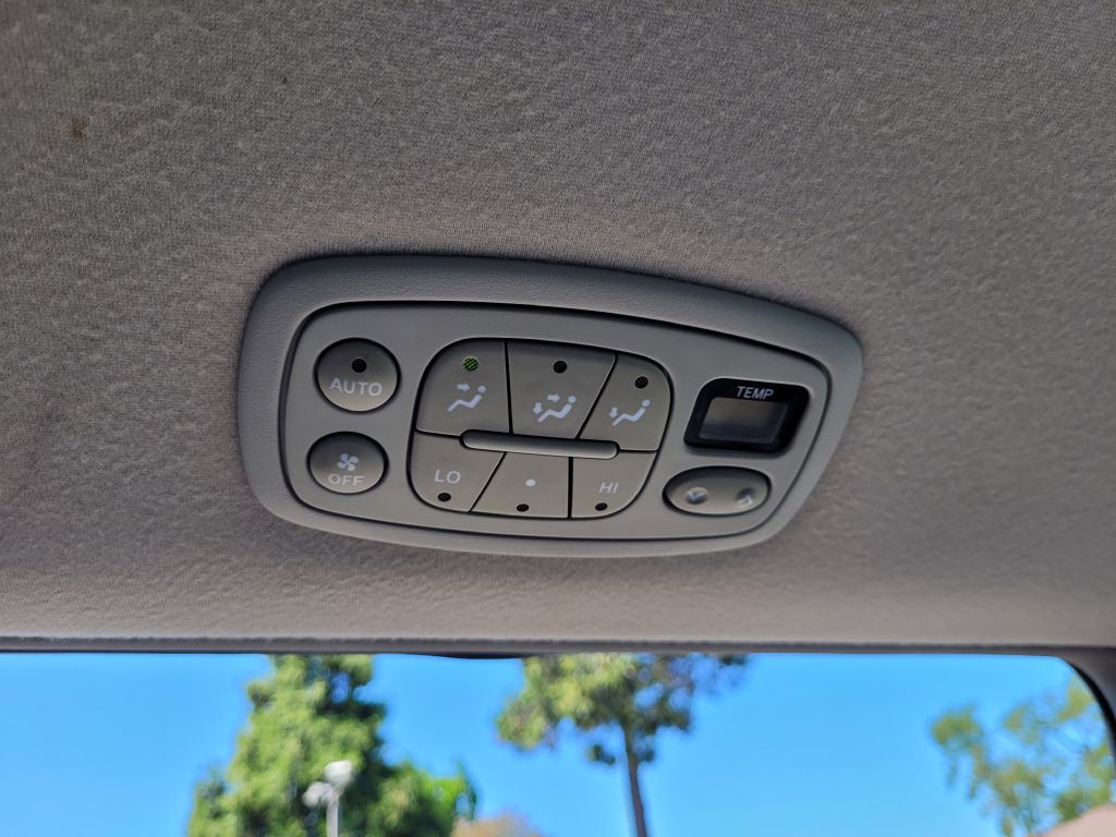 2008 Toyota Sienna Image 18