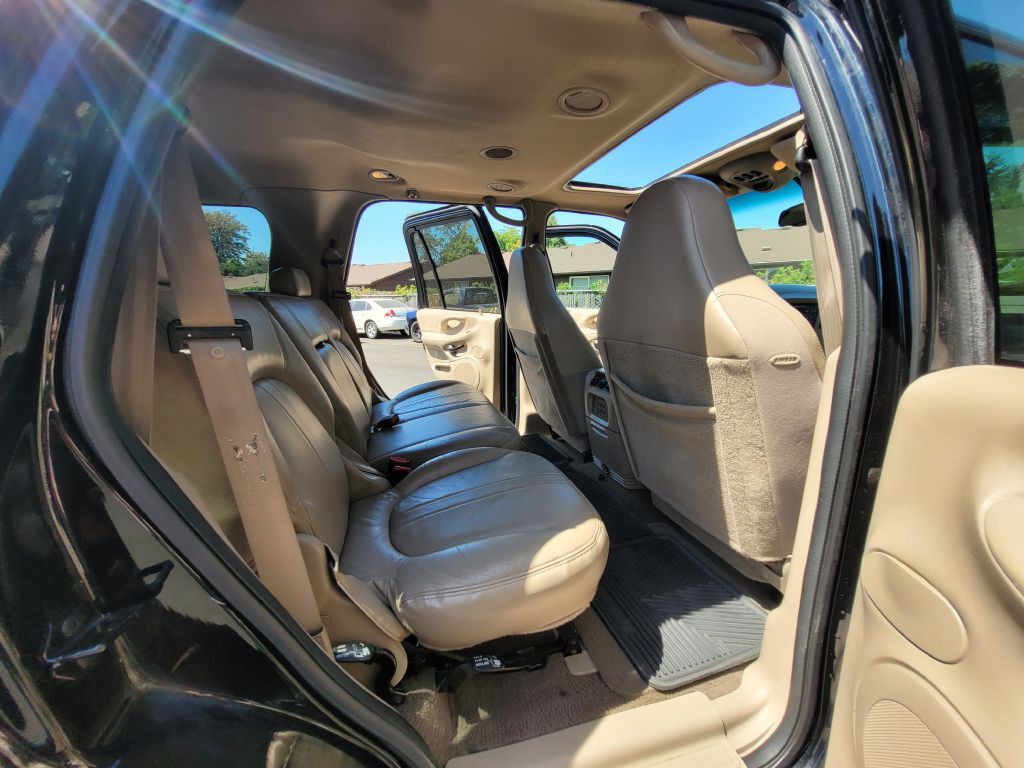 2002 Ford Expedition Image 11