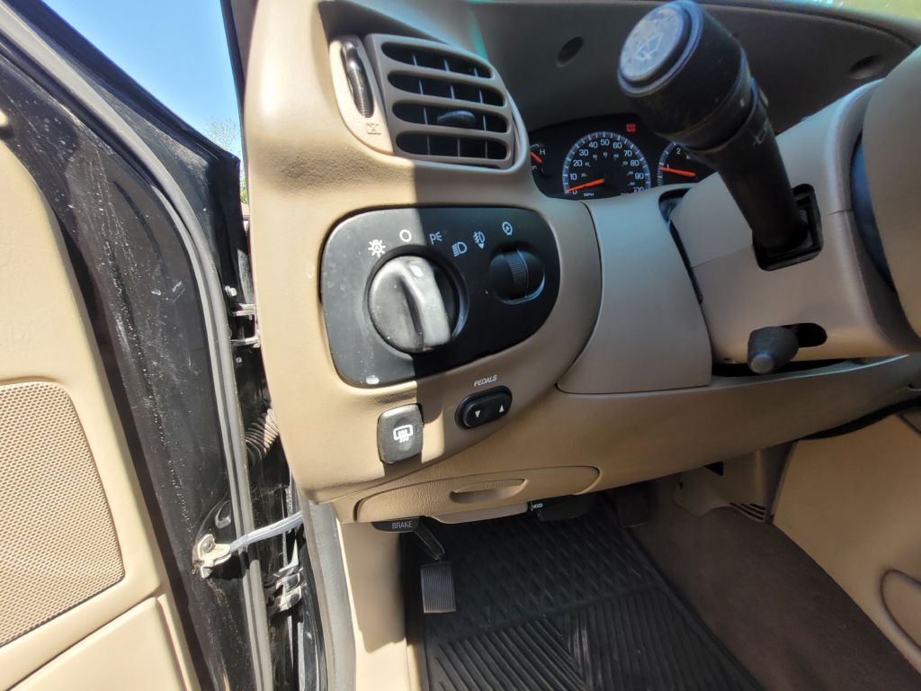 2002 Ford Expedition Image 17